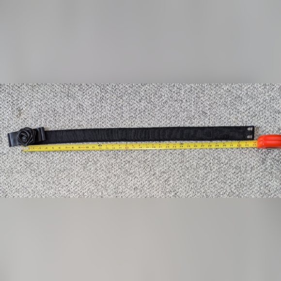 Women's Elasticized Black Belt With Flower/Rosette Bow Detail - Picture 8 of 11